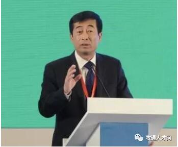 伊利前董事长_伊利集团董事长潘刚