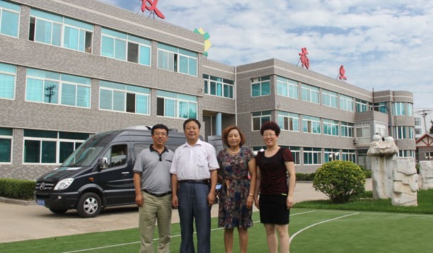 河北大午集团孙大午参观大连三仪